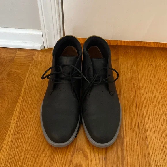 Lacoste | Shoes | Lacoste Chukka Boots Size 4 | Poshmark display picture 1
